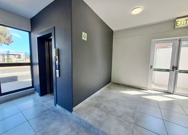 1 Bedroom Property for Sale in Table View Western Cape